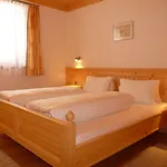 Apartmenthaus Gutwenger אינרבילגרטן