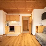 Apartmenthaus Gutwenger אינרבילגרטן